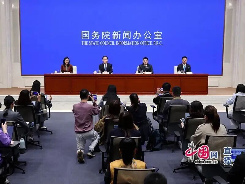 国新办 “开局起步‘十五五’” 发布会：就业、社保、人才，未来五年这么干